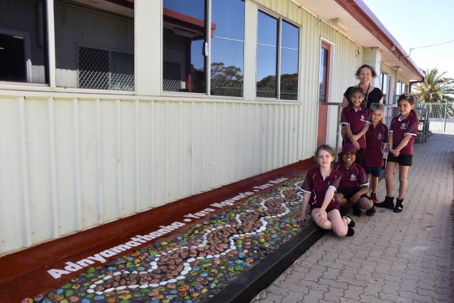 Adnyamathanha program creates new garden at Flinders View