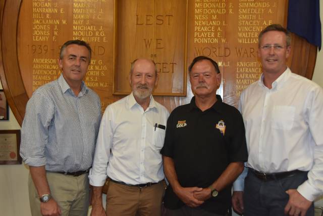 Minister meets with local veterans