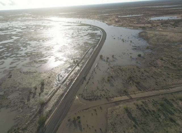 Floodwaters hit outback roads