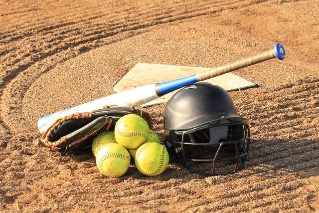 Softballers hit diamonds