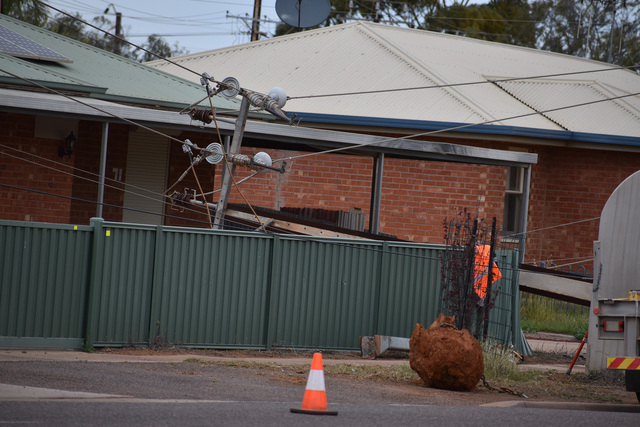 Severe winds topple stobies