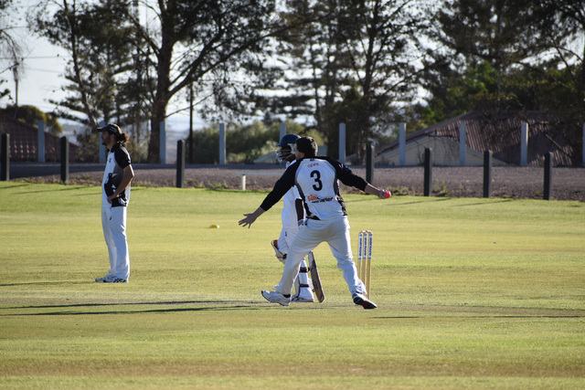 Wickets tumble in the heat