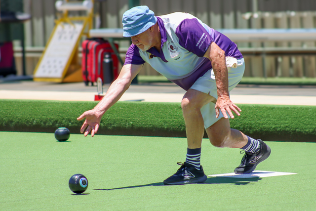 Mixed results for bowlers